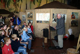 Hermann Schulz bei seiner Lesung Foto: Peter Harke