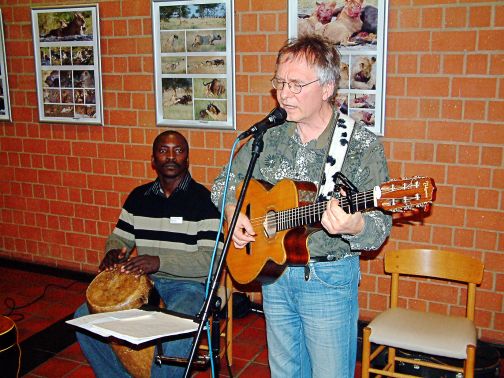 Kulturelles Rahmenprogramm mit Pit Budde & Benjamin Mgonzwa Foto: Peter Harke