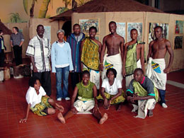 Die Gäste aus Tansania im Afrikanischen Dorf Die Gäste aus Tansania im Afrikanischen Dorf