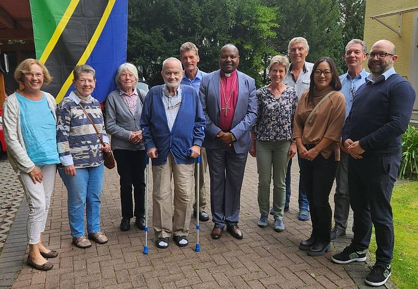 Foto: NED ELCT Treffen des Bischofs in Bielefeld mit ehemaligen deutschen VEM-Mitarbeitern des Lutindi Mental Hospitals