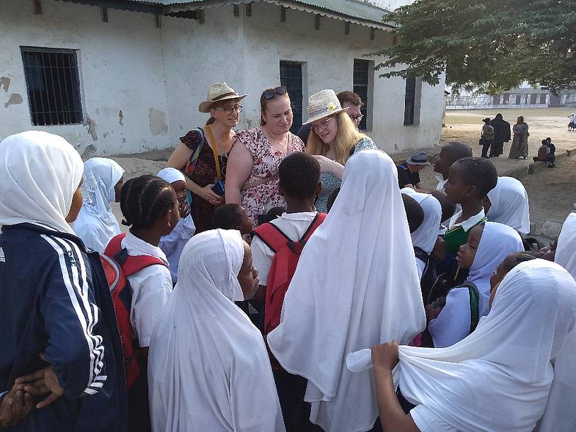 Ratsmitglieder der Stadt Ahlen besuchen die Schule (Foto: Rudolf Blauth)