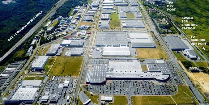 Der bereits eröffnete, aber noch in Bau befindliche neue Trockenhafen von Kwala zwischen Chalinze und Mlandizi