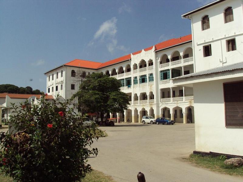Mnazi Moja Hospital auf Sansibar